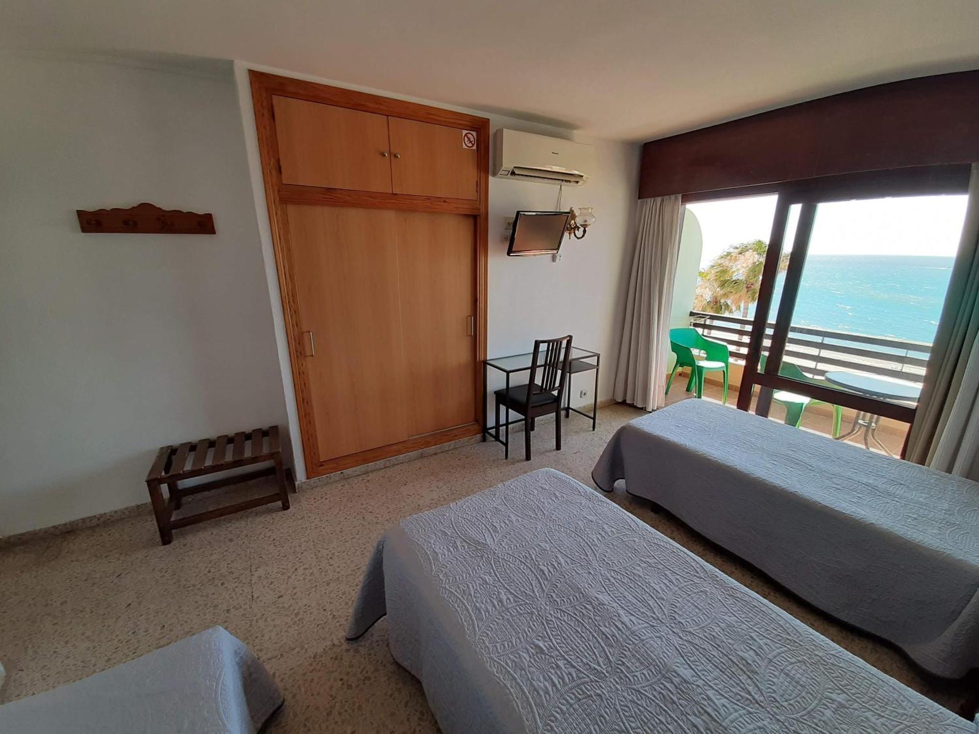 Hotel Buenavista เอสเตโปนา ห้อง รูปภาพ A room at the hotel